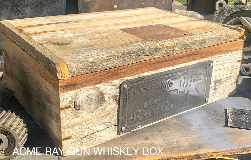 Acme Ray Gun Whiskey Box detail 3